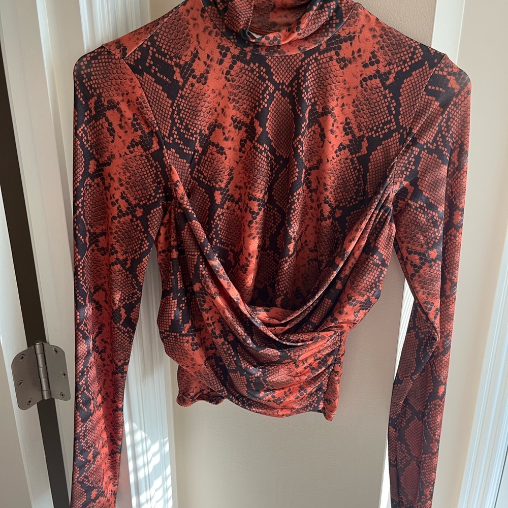 Topshop Size US 6 Snakeskin Print Long Sleeve mock neck top
